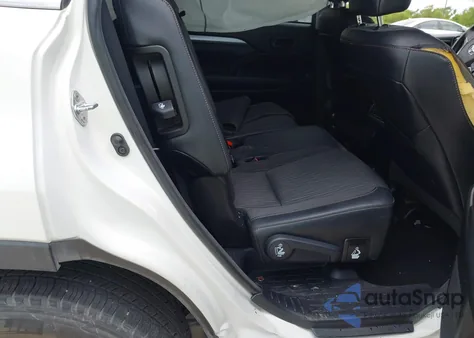 2018 Toyota Highlander Le Plus from USA, damaged, VIN 5TDZZRFH7JS251322